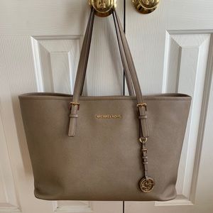 Michael Kors Jet Set Large Tote